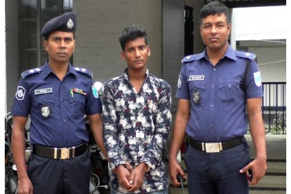 মানিকগঞ্জে স্ত্রীর শরীরে ফুটন্ত পানি, স্বামী গ্রেফতার

