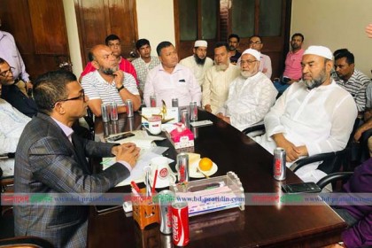 ঝুঁকি নিয়ে লঞ্চ না চালানোর আহ্বান পানিসম্পদ উপমন্ত্রীর 