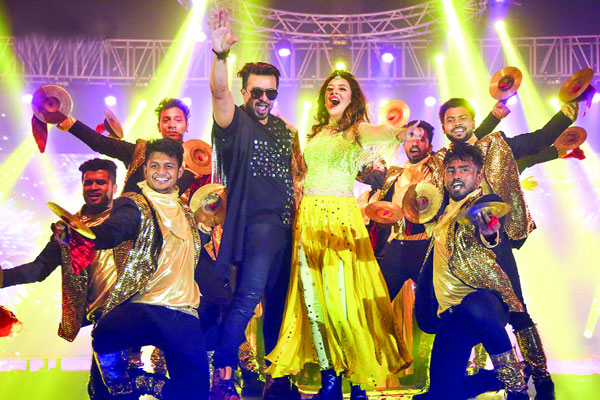 সব কিছুতে শাকিব খান