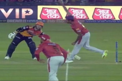 অশ্বিনের থেকে বাঁচতে কী করলেন ওয়ার্নার?