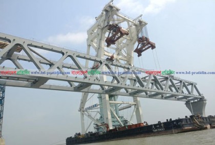 পদ্মাসেতু দৃশ্যমান হল দেড় কিলোমিটার