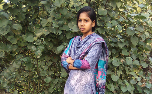 নোয়াখালীতে স্কুলছাত্রী হত্যার বিচার দাবিতে মানববন্ধন