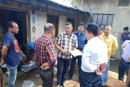 চট্টগ্রামে দালালের বাড়িতে ভূমি অফিসের নথিপত্র!

