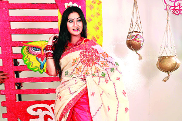 নববর্ষের সাজে গয়না