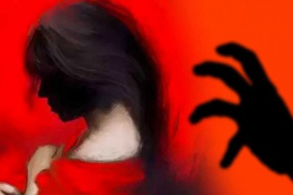 ঘরে ঢুকে ধর্ষণের চেষ্টা, যুবকের গোপনাঙ্গ কেটে দিলেন গৃহবধূ