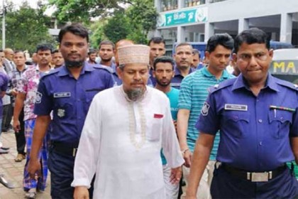 গা ঢাকা দিয়েছে সিরাজ-উদ-দৌলার ঘনিষ্ঠরা