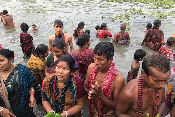 ধামরাইয়ে বংশী নদীতে স্নানোৎসব