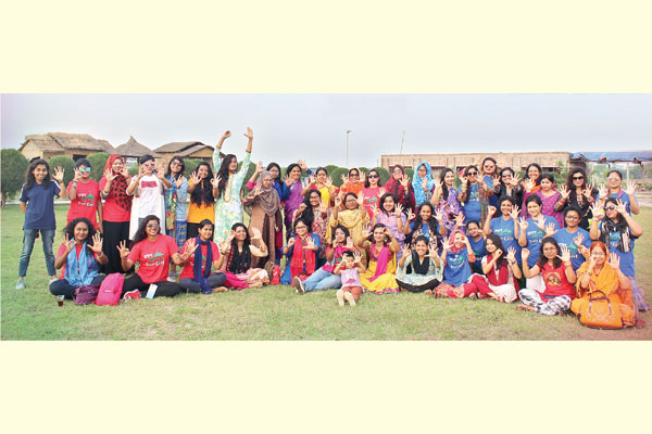 ভ্রমণকন্যাদের গল্প