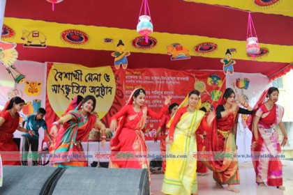 বৈশাখী উৎসবে মেতেছে ইবি