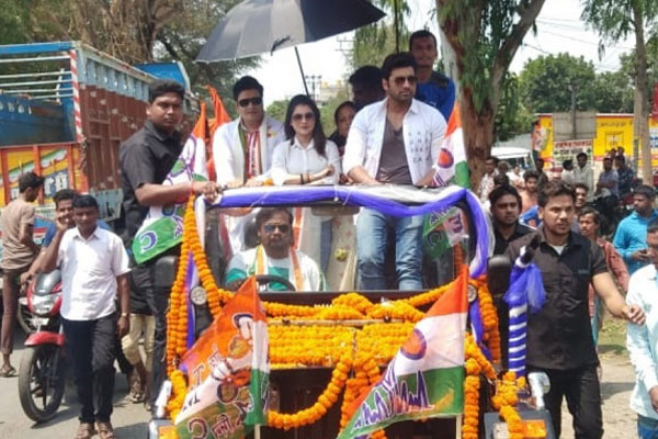 কলকাতায় নির্বাচনী প্রচারণায় ফেরদৌস 

