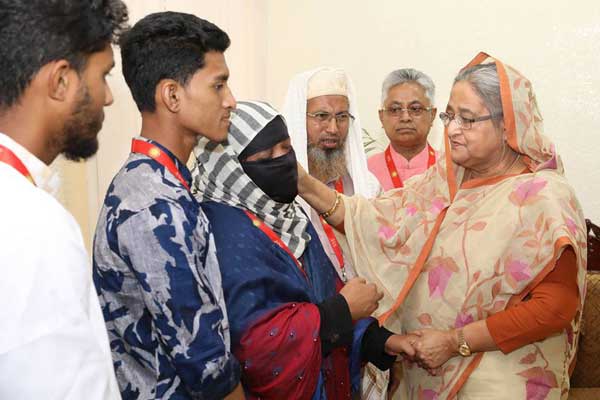 নুসরাতের ভাইকে ব্যাংকে চাকরি দিলেন প্রধানমন্ত্রী