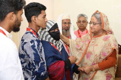 নুসরাতের ভাইকে ব্যাংকে চাকরি দিলেন প্রধানমন্ত্রী