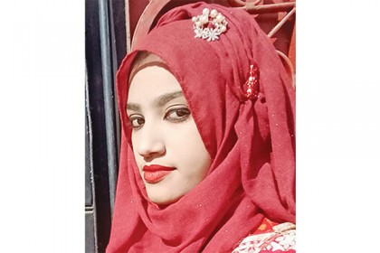 নুসরাত হত্যার ঘটনায় আরেক ছাত্রী আটক!
