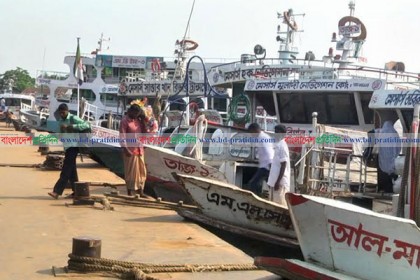 কর্মবিরতি প্রত্যাহারে বরিশালে নৌযান চলাচল স্বাভাবিক