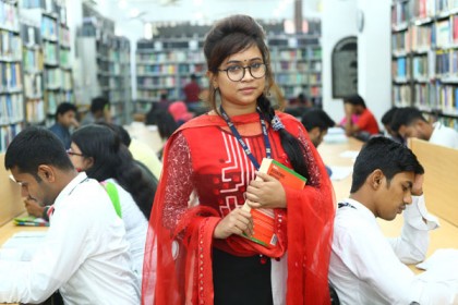 'তাত্ত্বিক জ্ঞানের সাথে তত্ত্বের ব্যবহারও শেখে আইইউবিএটির শিক্ষার্থীরা'