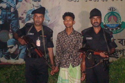 স্কুলছাত্রীকে ধর্ষণ মামলার প্রধান আসামি ঢাকায় গ্রেফতার
