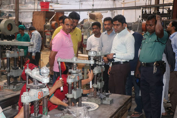 বরিশালে ইলেকট্রনিক্স সামগ্রী উৎপাদনকারী প্রতিষ্ঠানকে জরিমানা

