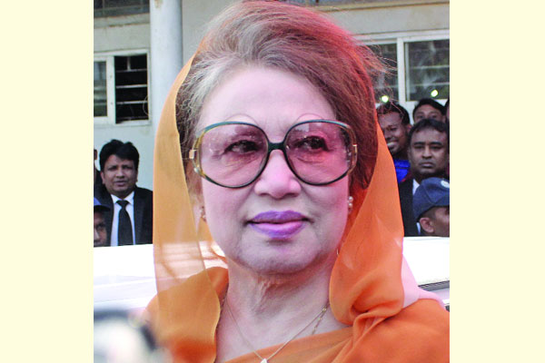 খালেদা জিয়ার হাত-পায়ের জয়েন্টে ব্যথা কমেনি