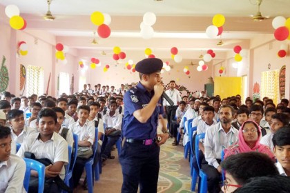 সিদ্ধিরগঞ্জে মাদক বিরোধী সমাবেশ