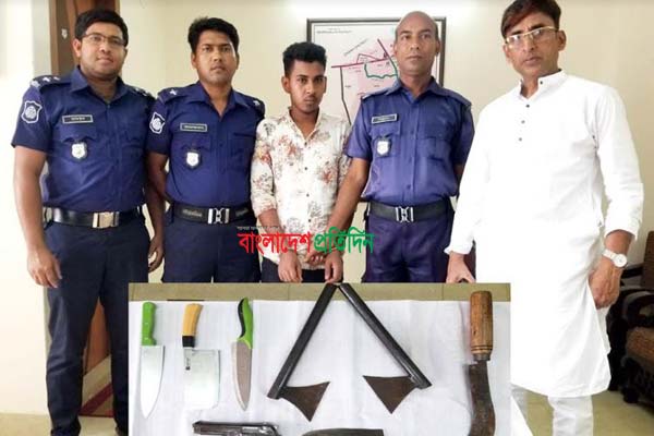  সিদ্ধিরগঞ্জে দেশীয় অস্ত্রসহ ডাকাত গ্রেফতার  
