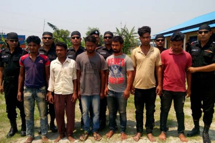আন্তঃজেলা ডাকাত দলের ৬ সদস্য গ্রেফতার, দেশীয় অস্ত্র উদ্ধার