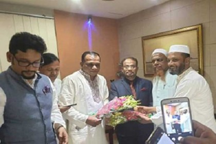 দেশে ফিরেছেন জিএম কাদের, বিমানবন্দরে নেতাকর্মীদের শোডাউন