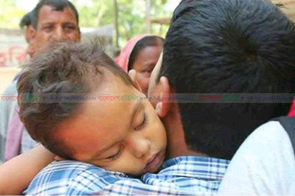 গলায় বিস্কুট আটকে শিশুর মৃত্যু, এলাকায় শোকের ছায়া