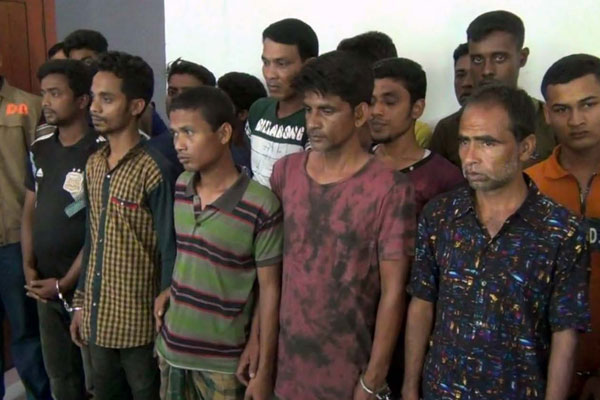 নাটোরে বিশেষ অভিযানে মাদকদ্রব্যসহ ১৫ জন গ্রেফতার 
