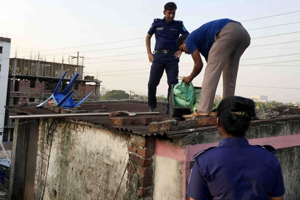 সিদ্ধিরগঞ্জে পুলিশের বিশেষ অভিযানে ফেন্সিডিল-ইয়াবা উদ্ধার