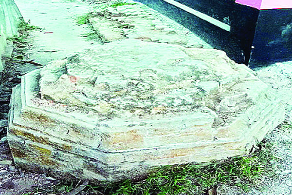 বিলুপ্তির পথে মান্দার সোনাবিবির মসজিদ