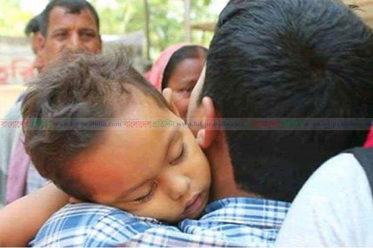 গলায় বিস্কুট আটকে শিশুর মৃত্যু, এলাকায় শোকের ছায়া