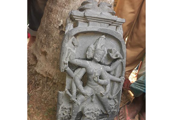 ভালুকায় পাথরের মূর্তি উদ্ধার