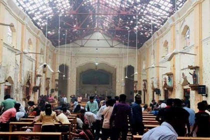 ইস্টার সানডের প্রার্থণায় শ্রীলঙ্কায় সিরিজ বোমা বিস্ফোরণ
