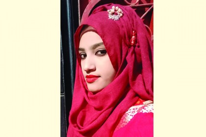 নুসরাতের হাত-পা বেঁধে গলা চেপে ধরে মনি, আগুন দেয় জাবেদ