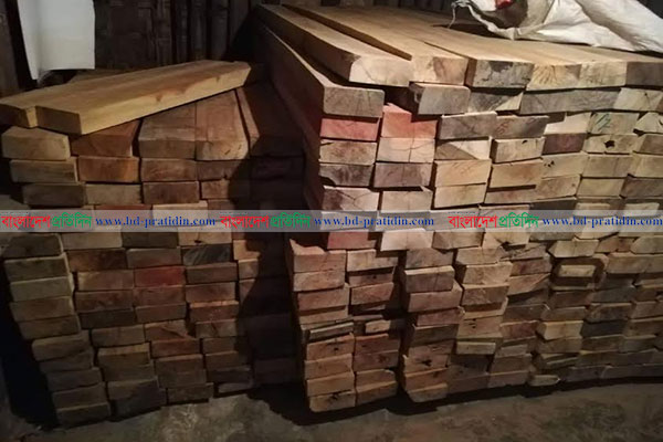 রাঙামাটিতে ২ লাখ টাকার অবৈধ কাঠ জব্দ