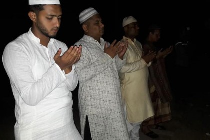 পবিত্র রজনীতে বোন নুসরাতের জন্য দোয়া