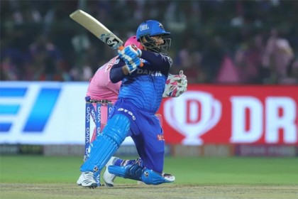ধোনির চেন্নাইকে হটিয়ে শীর্ষে দিল্লি