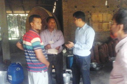 বাগাতিপাড়ায় দু'টি কারখানায় অভিযান, জরিমানা

