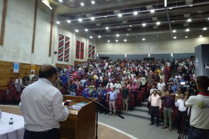 'মাদক বেচে টাকা কড়ি, ঝুলবে গলায় ফাঁসির দড়ি'