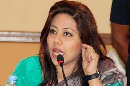 স্মার্টফোন চুরি যাওয়ায় সাংবাদিকদের আটকে রেখে তল্লাশি শমী কায়সারের!