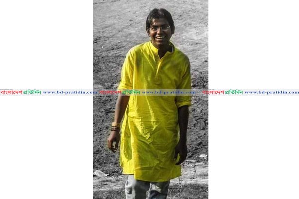 গায়ে আগুন দিয়ে আত্মহত্যা করলেন রানা প্লাজার সেই ‘হিরো’ হিমু