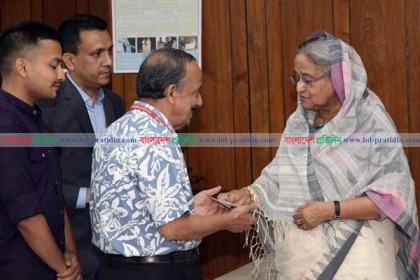 মুক্তিযোদ্ধাসহ তিনজনকে ৬৭ লাখ টাকা অনুদান প্রধানমন্ত্রীর