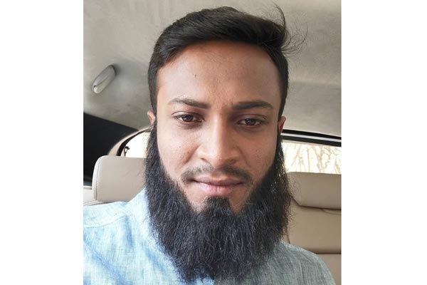 সাকিবের এই ছবি ভাইরাল, পক্ষে-বিপক্ষে মতামত
