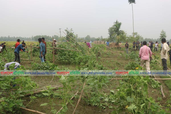 ৬০ বছর পর পৈত্রিক সম্পত্তি ফিরে পেল দুই বোন