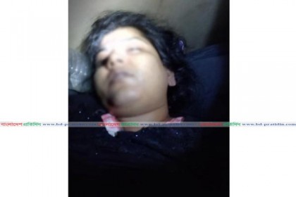 স্ত্রীর লাশ ফেলে পালিয়ে গেলেন স্বামী!