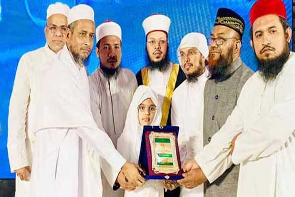 কোরআনিক ভয়েসে মাশরাফি কন্যা (ভিডিও)