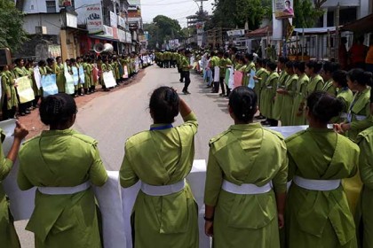 দিনাজপুরে ৩ দফা দাবিতে নার্সেস স্টুডেন্টদের বিক্ষোভ