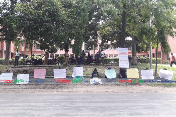 আবাসিক হলে সিট সংকটে জাবির ৫৪ ছাত্রী