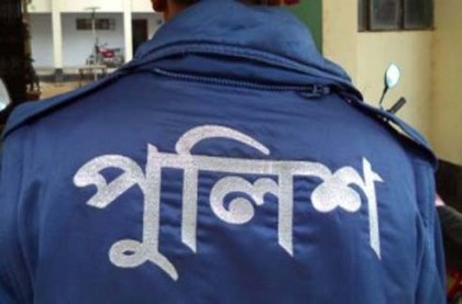 ইয়াবা দিয়ে ব্যবসায়ীকে ফাঁসানোর ঘটনায় পাঁচ পুলিশ সদস্য প্রত্যাহার