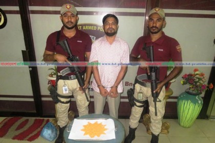 শাহজালালে দুই হাজার ইয়াবাসহ একযাত্রী আটক